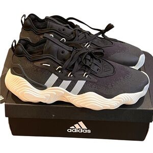 NWT, Adidas Men’s Trae Young Basketball Shoes, Size 12 1/2